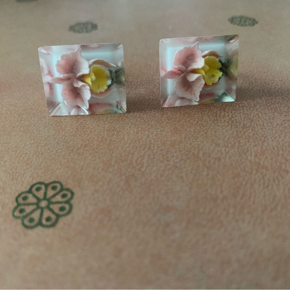 Vintage Lucite Orchid Screw On Earrings